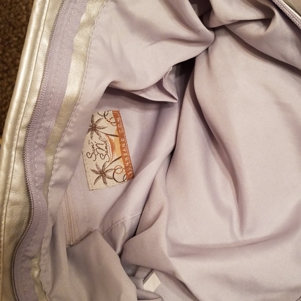 Purse - Picture 2 of 4